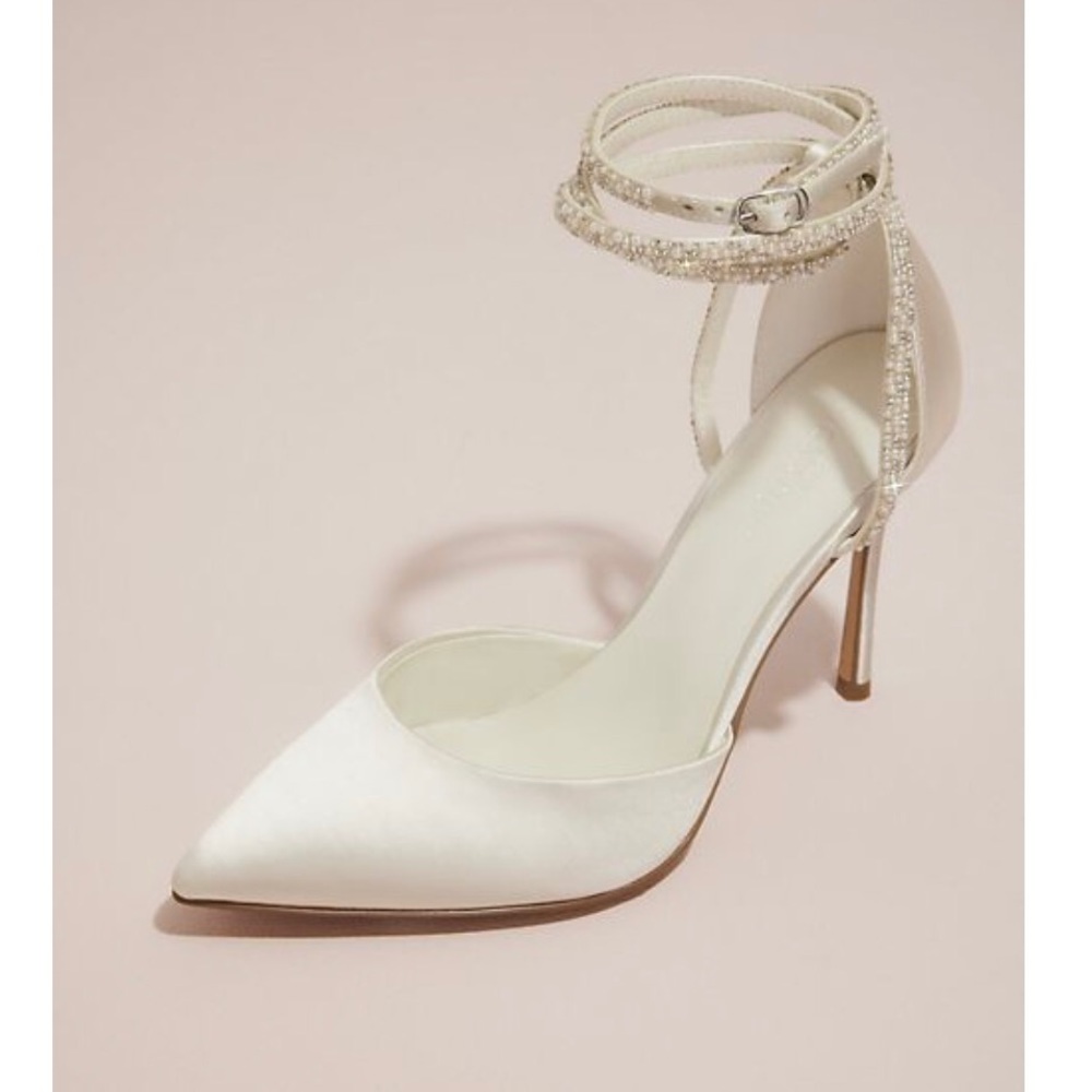 NWT ALINA  pearl and crystal ankle-wrap satin pumps size 8.5 Ivory color